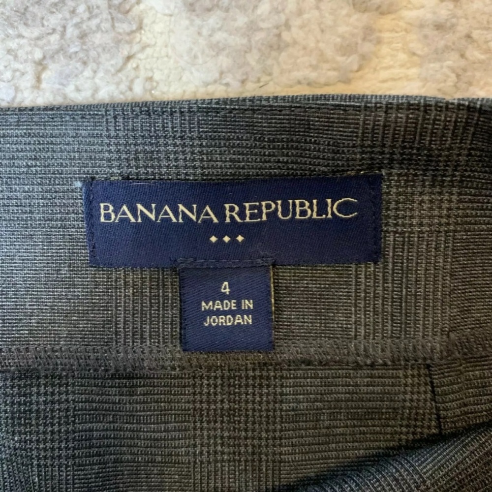 BANANA REPUBLIC Gray Plaid Pencil Skirt - Picture 3 of 3